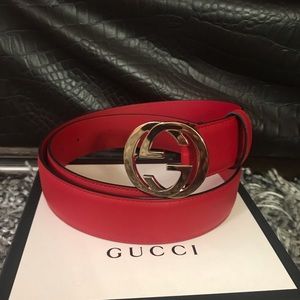 Gucci women’s belt with interlocking G buckle